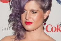 Ways-to-wear-curly-hair-in-2013-side
